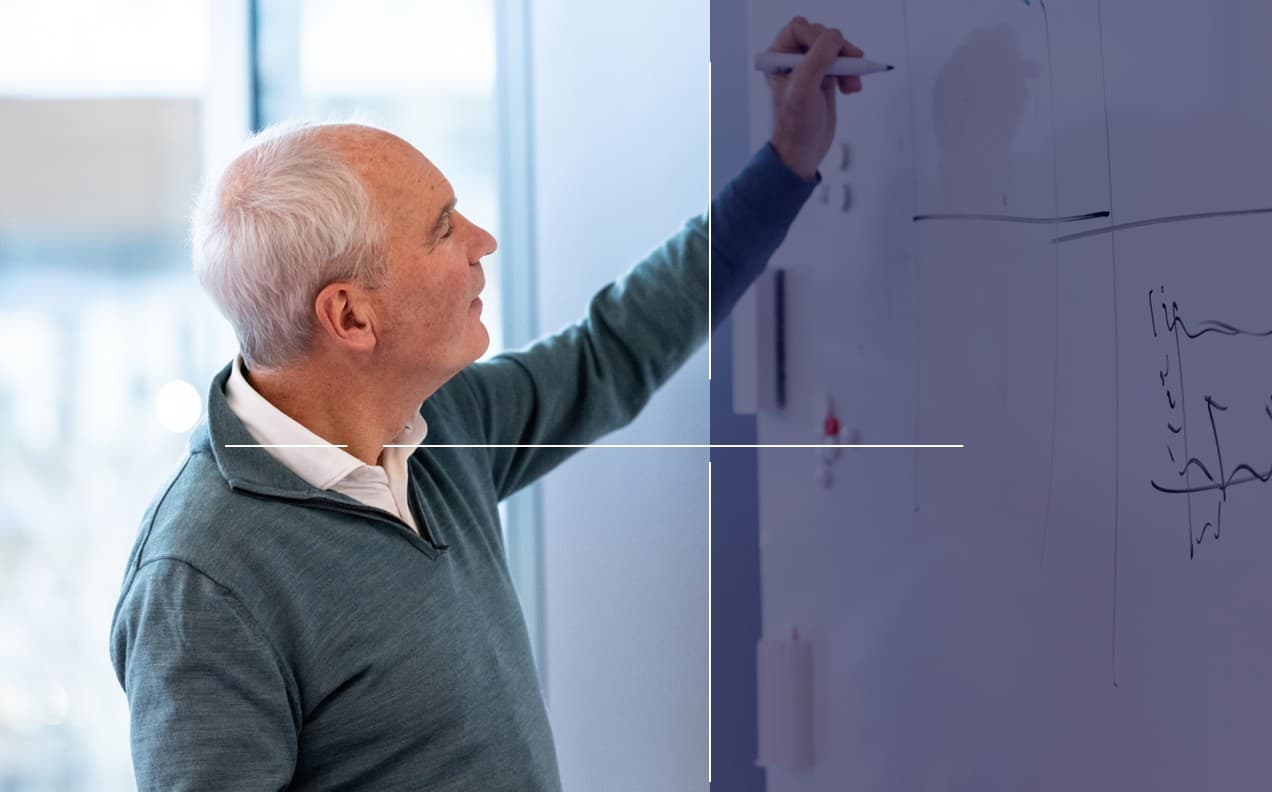 Bart Brouwer at the whiteboard